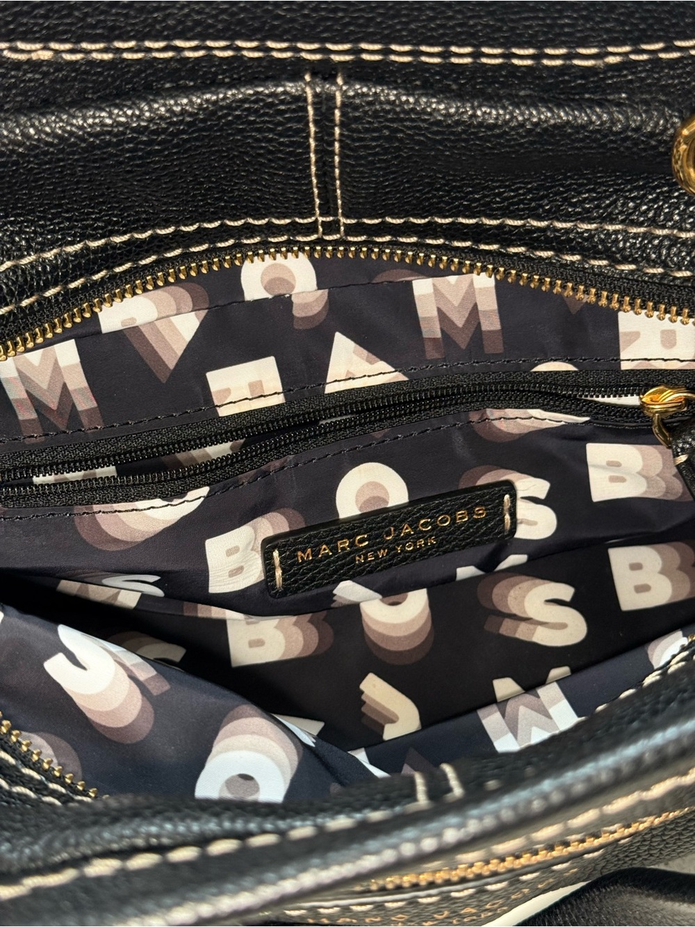 Marc Jacobs Small Black Pebbled Leather Gold Hardware Handbag - Picture 4 of 10